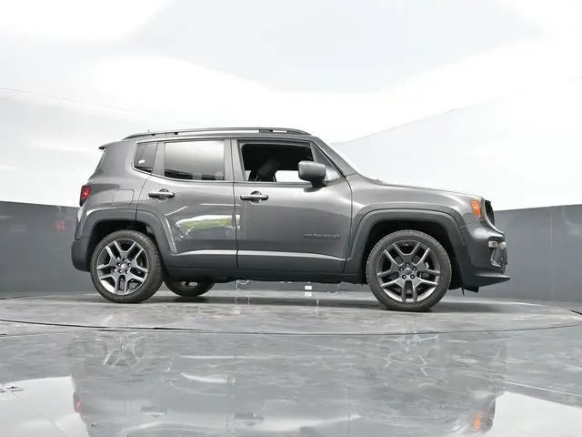2021 Jeep Renegade Latitude photo 38