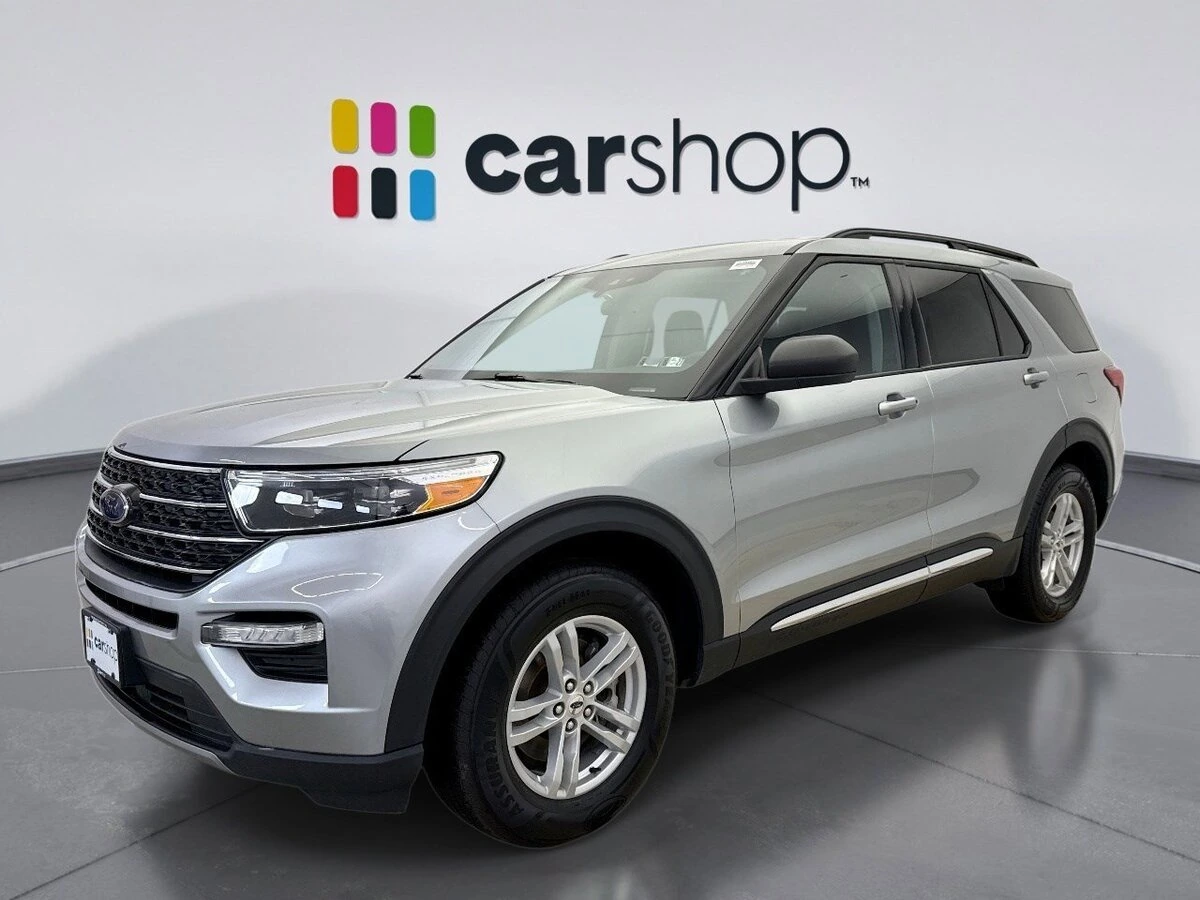 2024 Ford Explorer XLT 4WD's photo