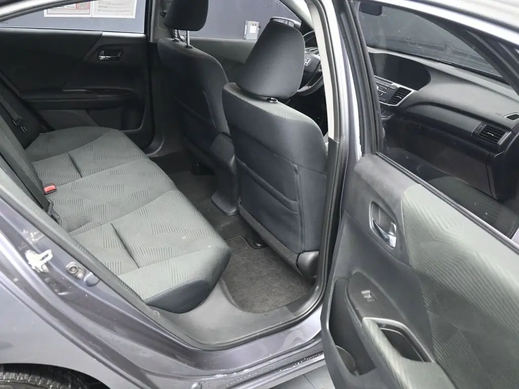 2015 Honda Accord LX photo 15