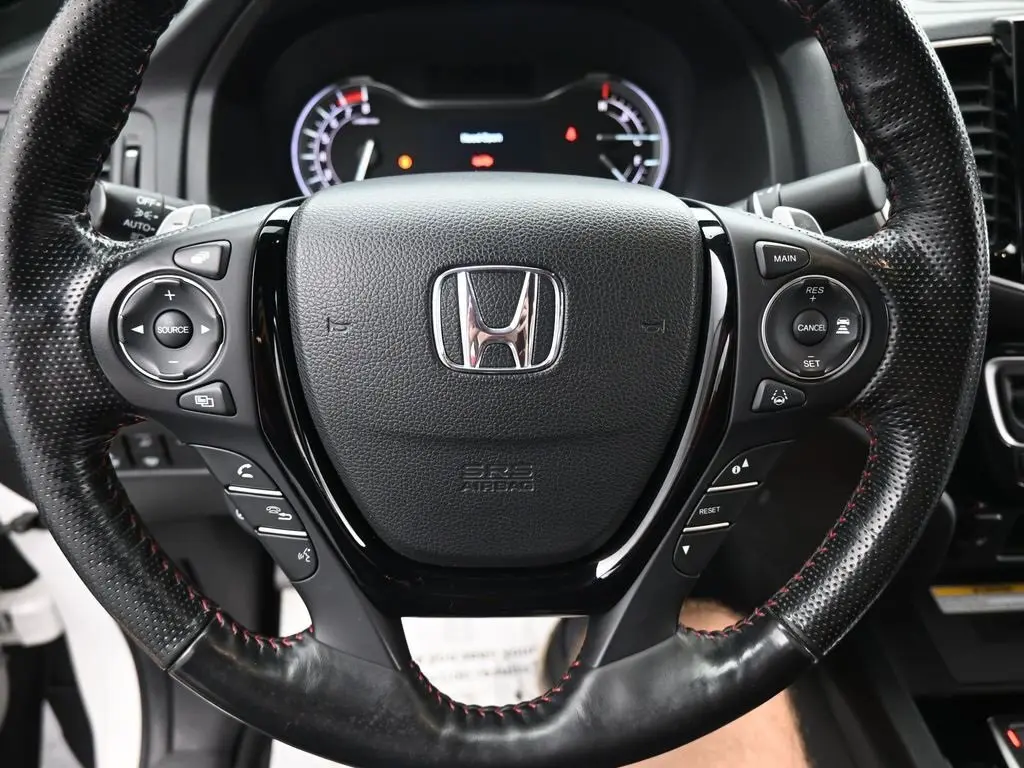 2023 Honda Ridgeline Black Edition photo 19