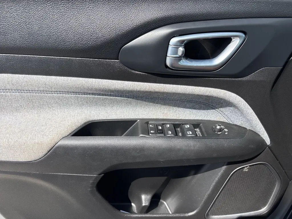 2022 Jeep Compass Latitude photo 20