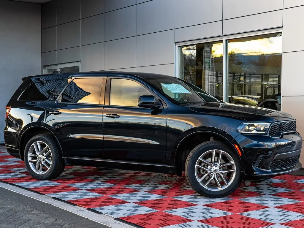 2023 Dodge Durango GT photo 2