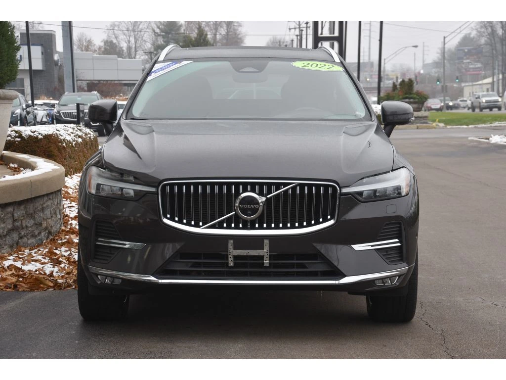 2022 Volvo - image 8
