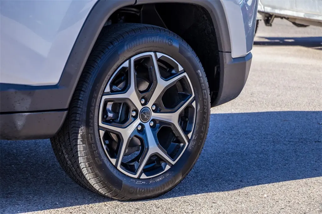 2025 Jeep Compass Limited photo 4