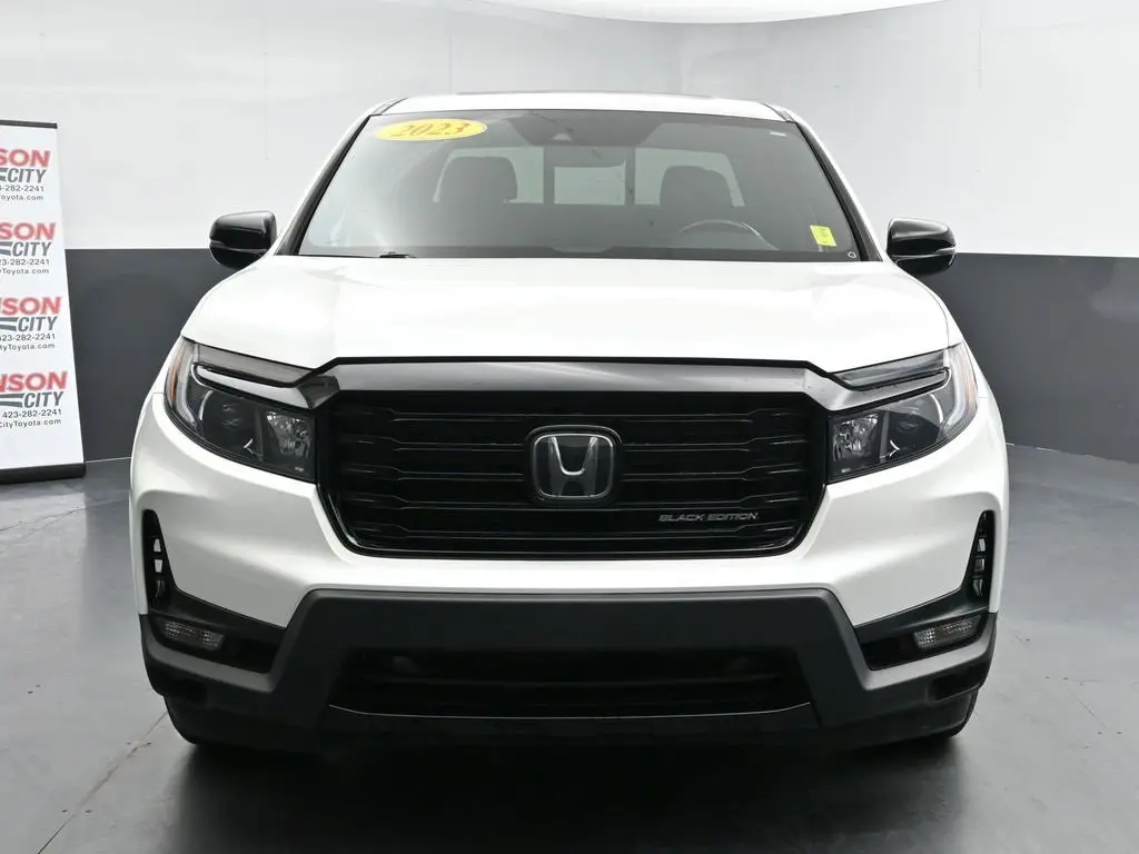 2023 Honda Ridgeline Black Edition photo 3