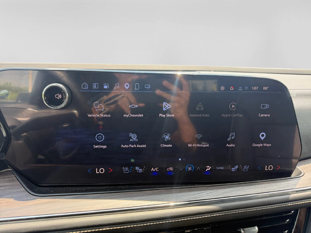 2025 Chevrolet Suburban Premier - Photo 25