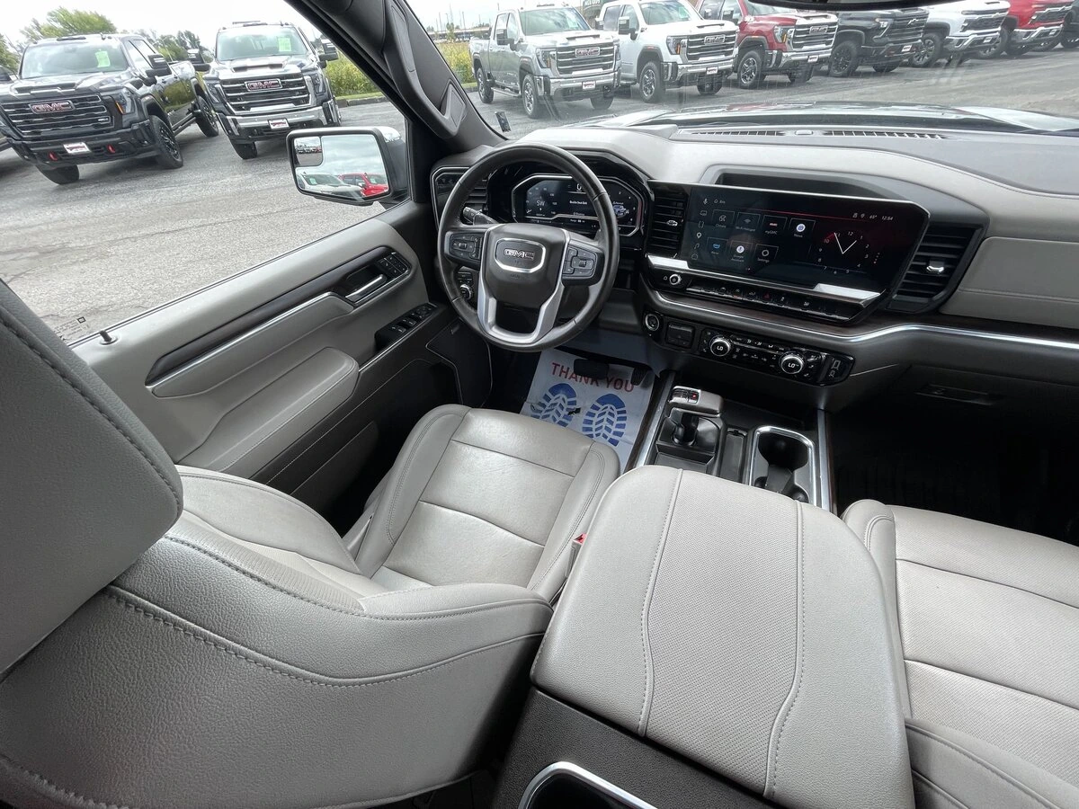 2023 GMC Sierra 1500 SLT - Photo 30