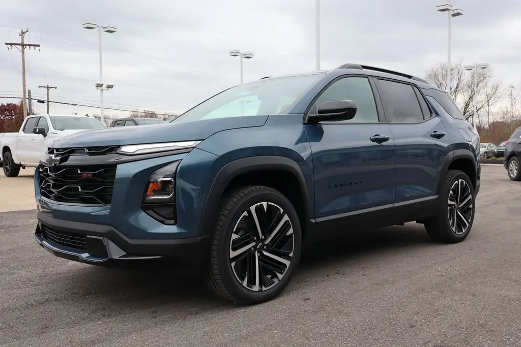 2026 Chevrolet Equinox RS photo 3