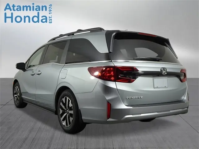 2026 Honda Odyssey EX-L photo 2