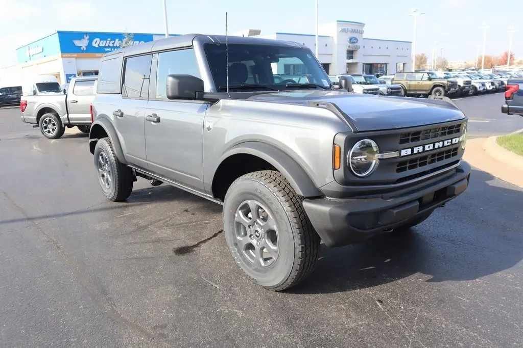 2025 Ford Bronco 4-Door Big Bend's photo