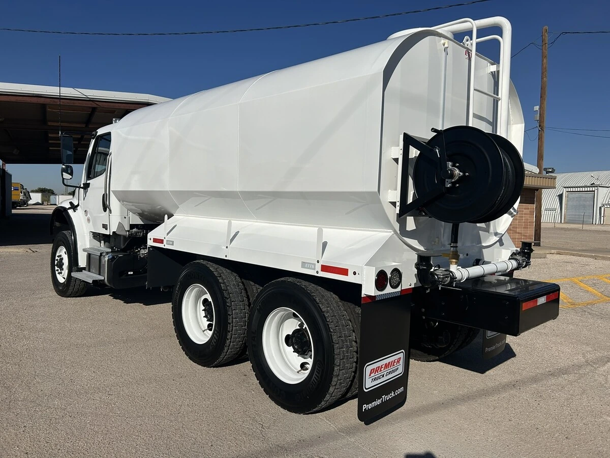 2027 Freightliner M2 106 — photo 3