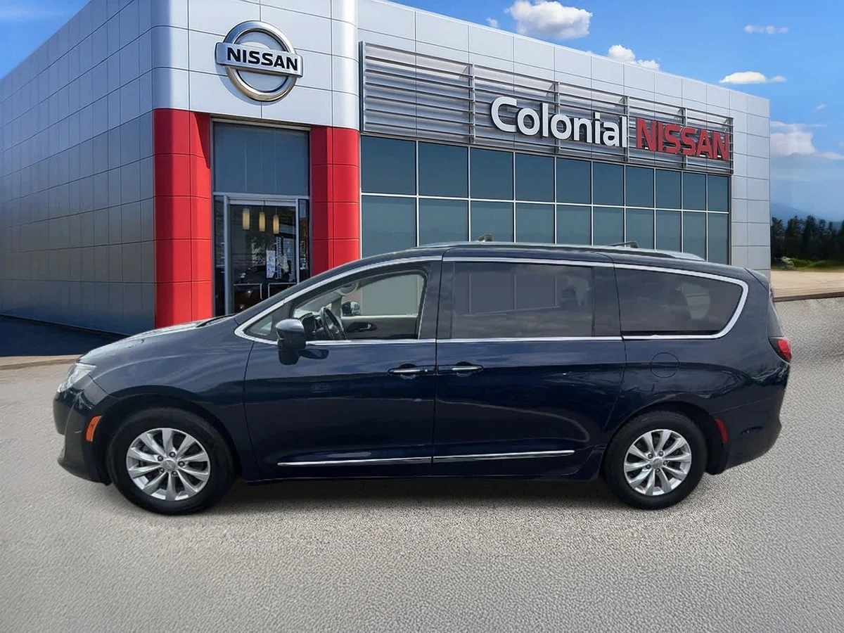 Used 2018 Chrysler Pacifica Touring L with VIN 2C4RC1BG7JR117984 for sale in Medford, MA