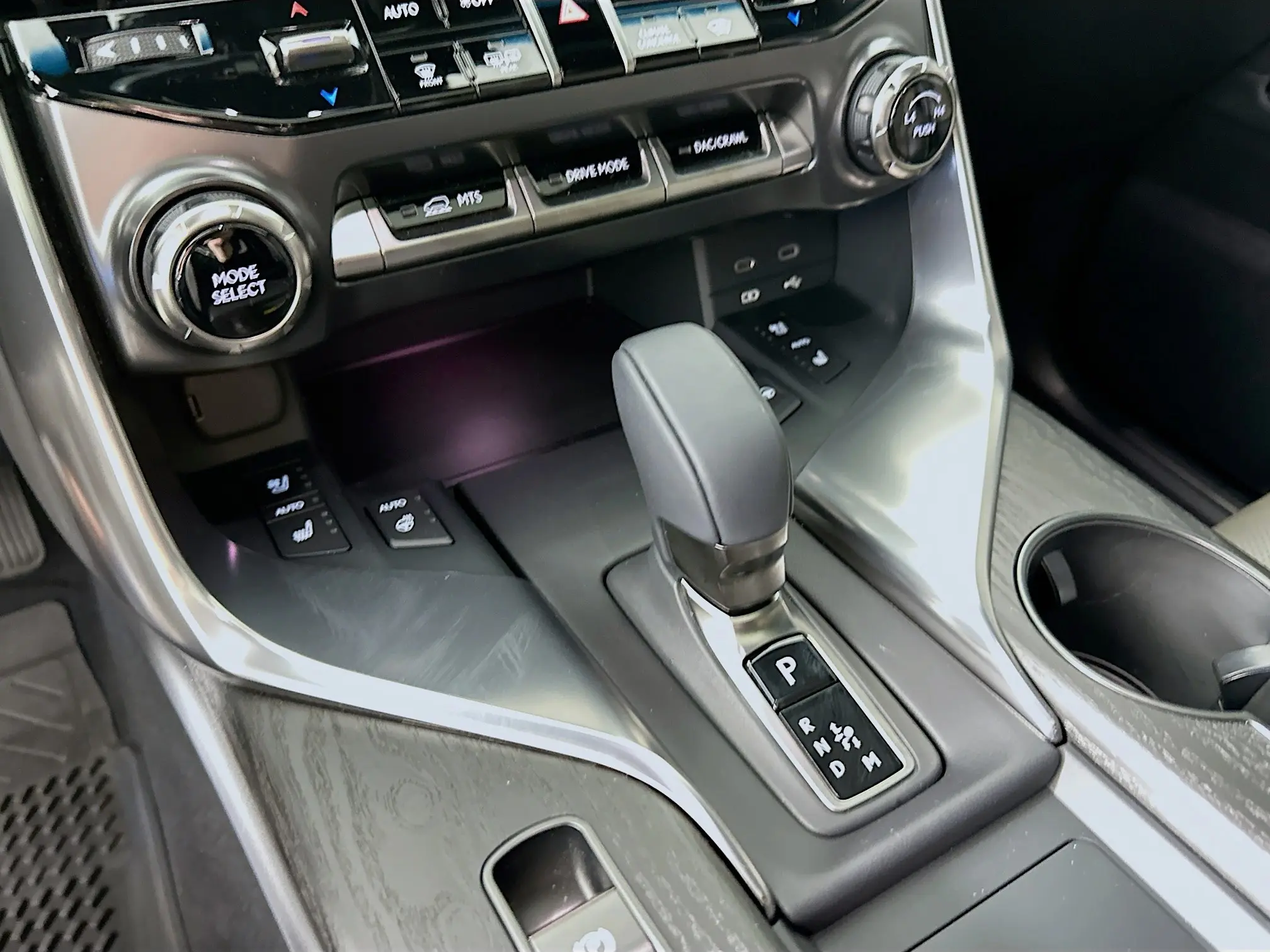 2025 Lexus LX photo 32