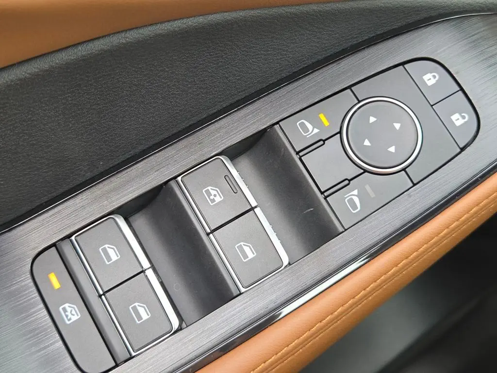 2026 Nissan Rogue Platinum photo 18