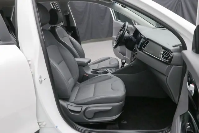 2019 Kia Niro EX Touring S photo 15