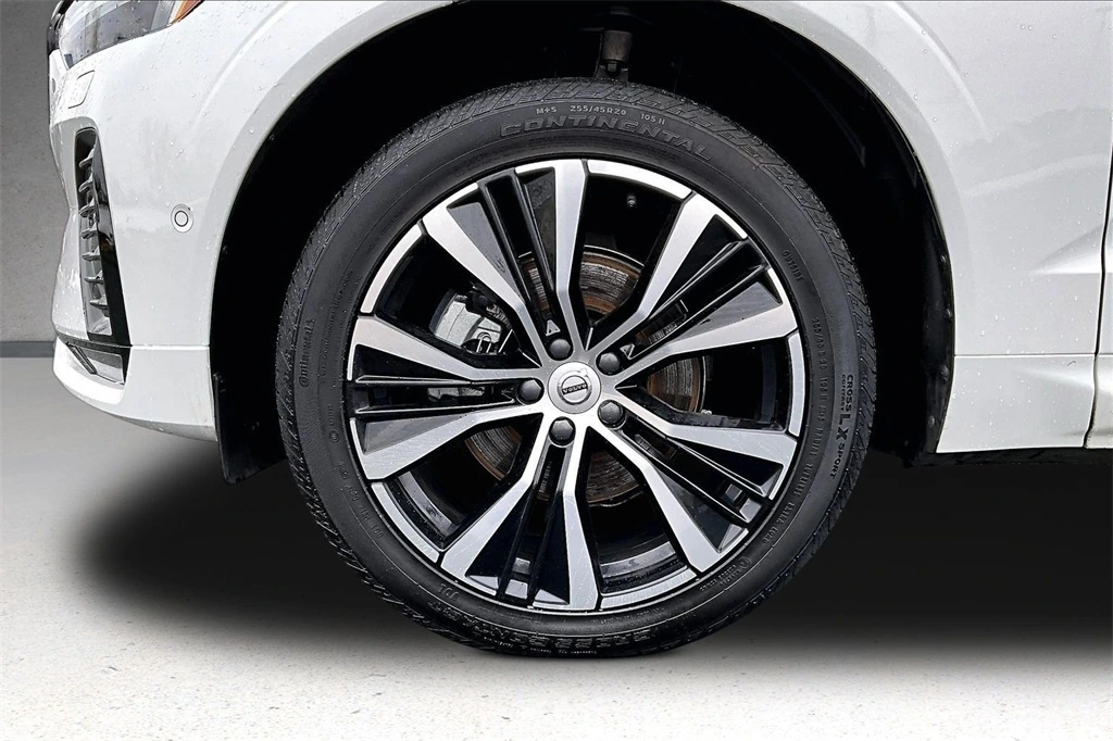 2023 Volvo - image 33