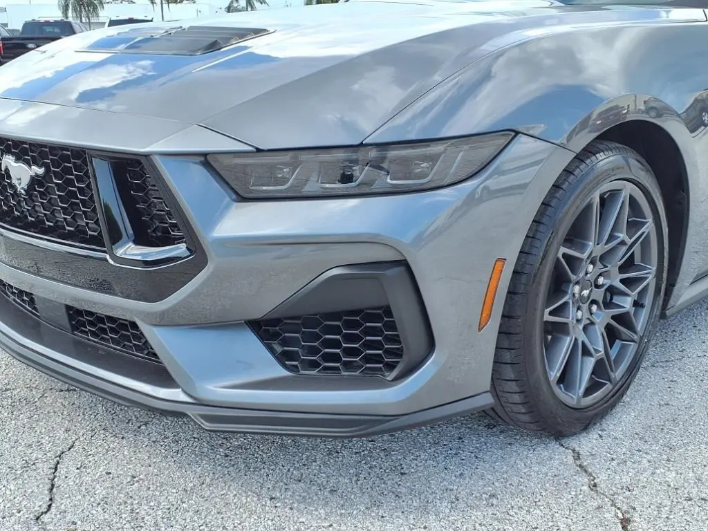 2025 Ford Mustang GT Premium photo 9