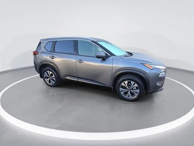 2021 Nissan Rogue SV photo 2