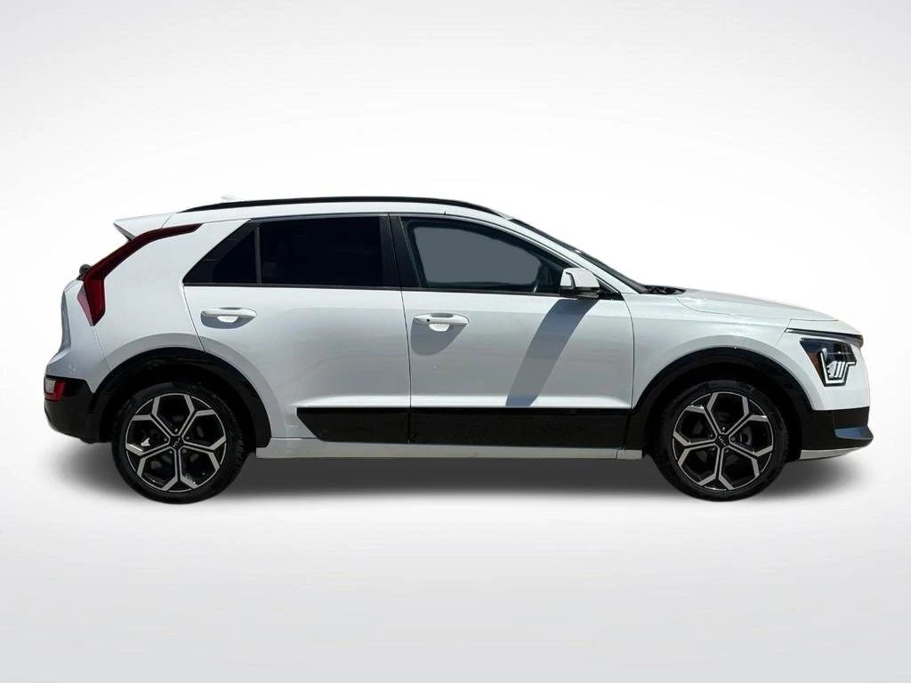 Used 2023 Kia Niro EX Touring with VIN KNDCR3LE9P5039517 for sale in Golden Valley, Minnesota