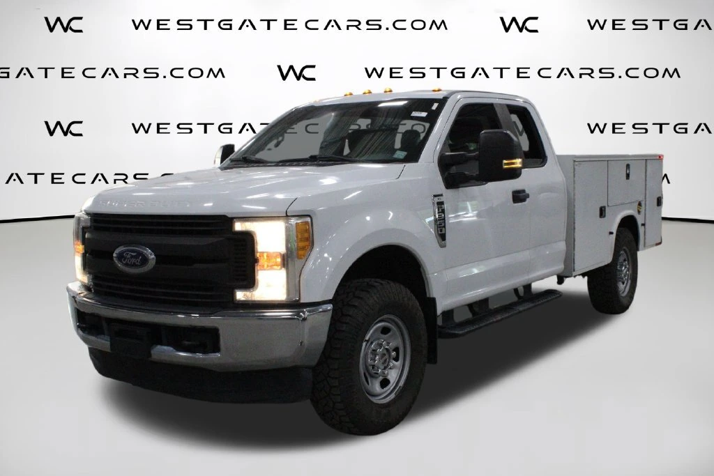 2017 Ford F-350 Super Duty Chassis Cab