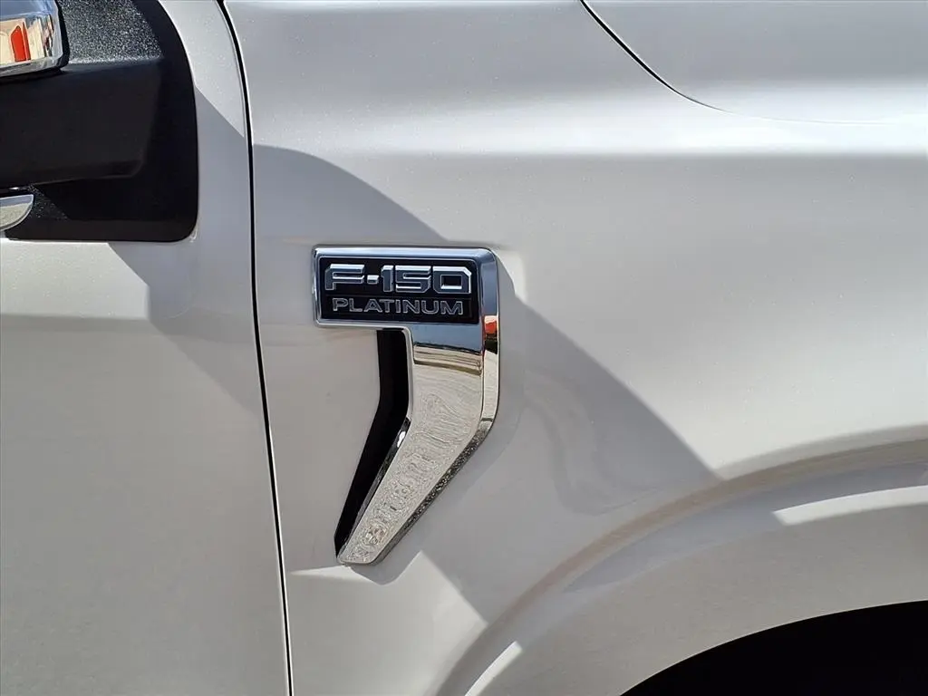 2023 Ford F-150 Platinum photo 11