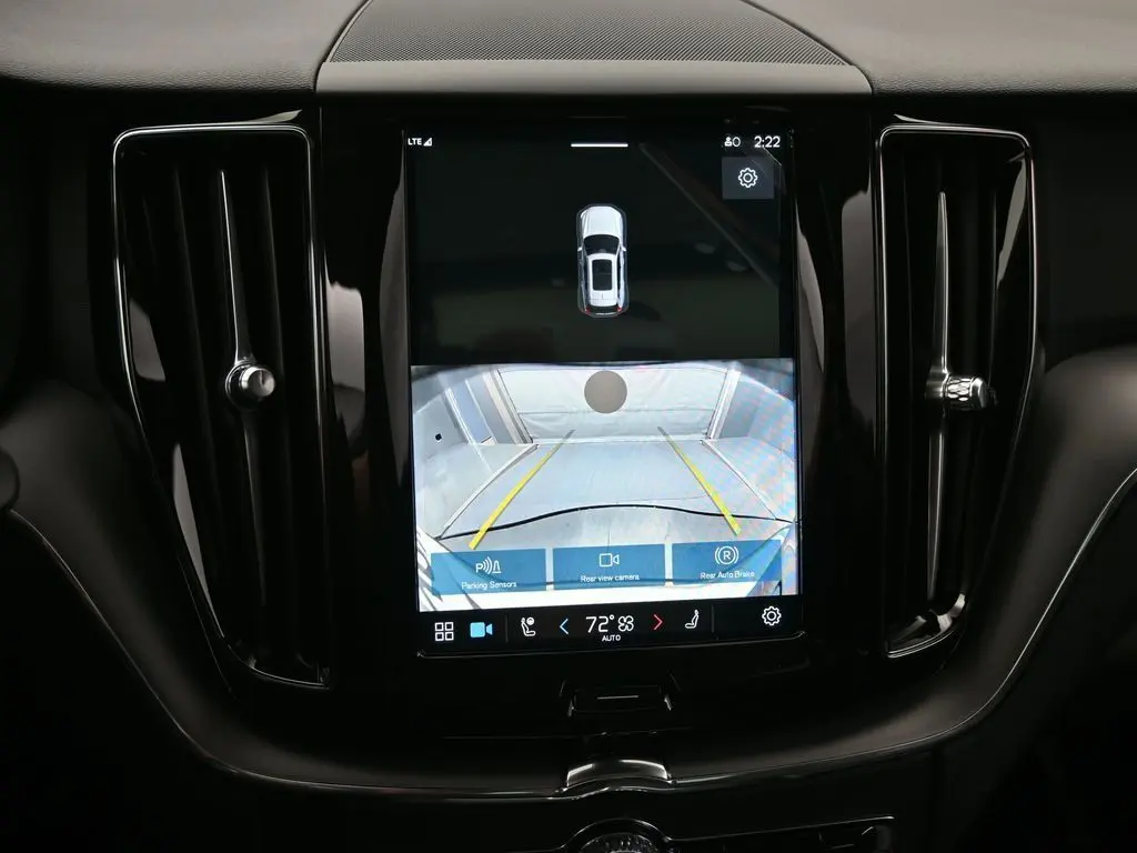 2025 Volvo - image 14