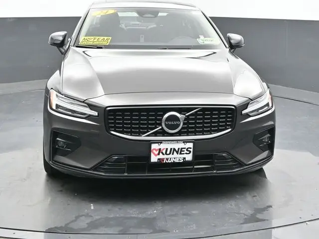 2024 Volvo S60 B5 Core photo 3