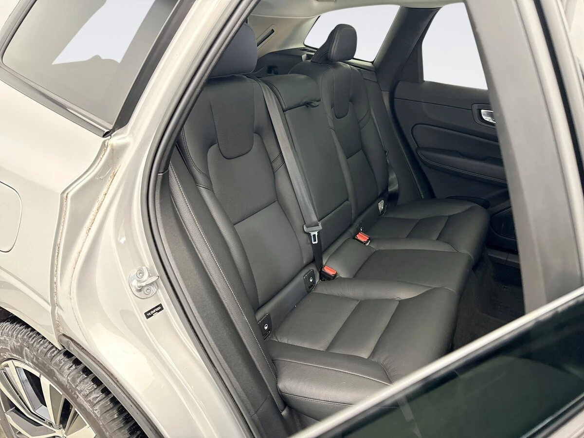 2023 Volvo - image 18