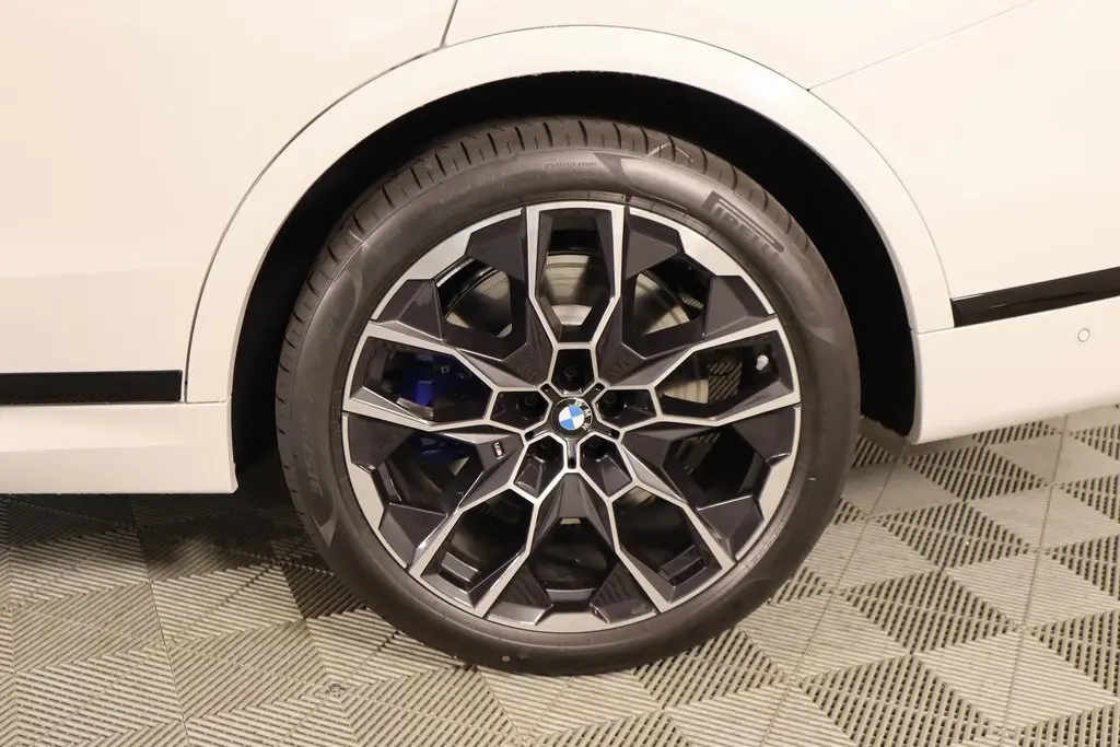 2026 Bmw X7 M60i photo 16