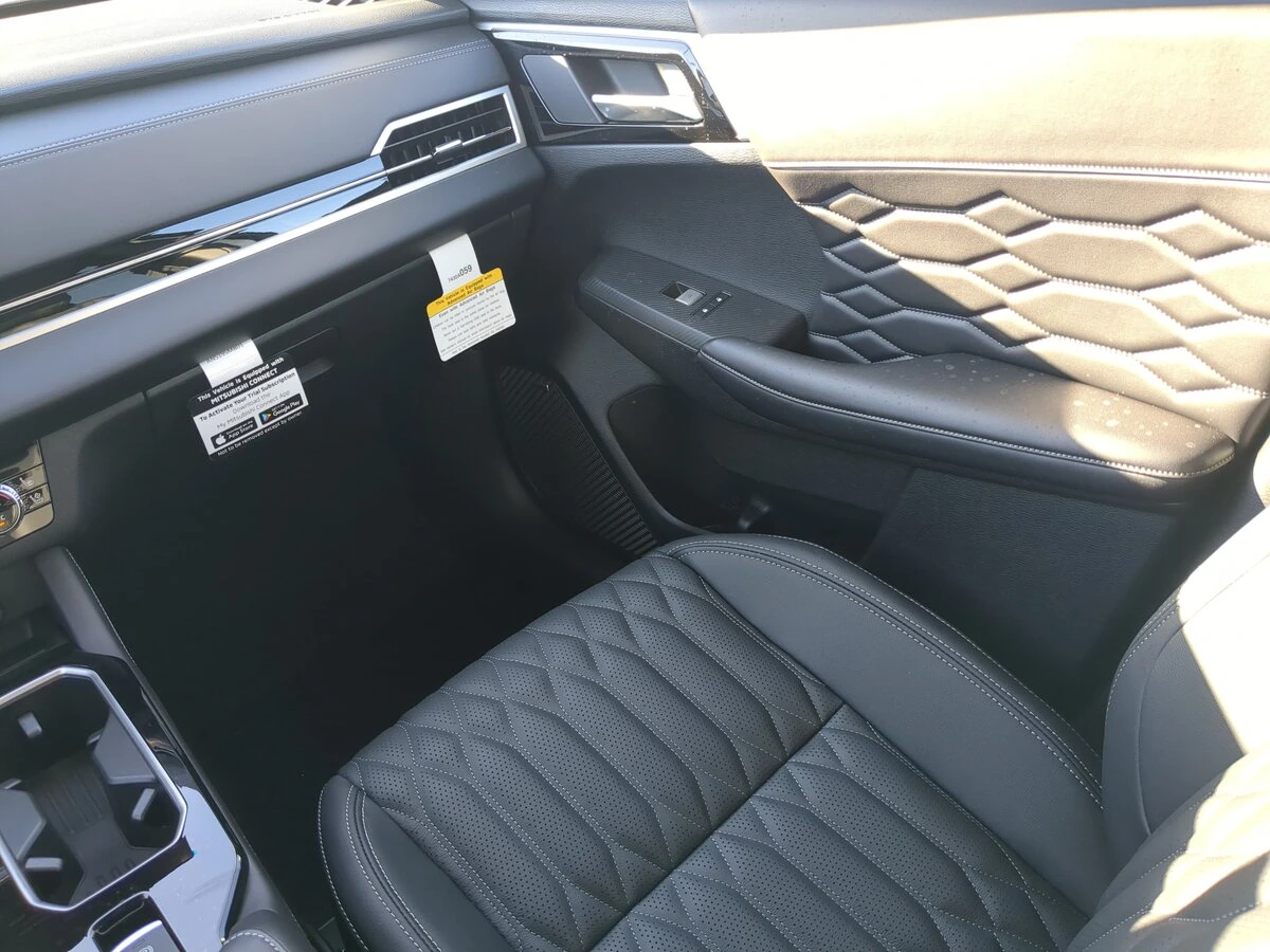 2026 Mitsubishi Outlander SEL - Photo 19