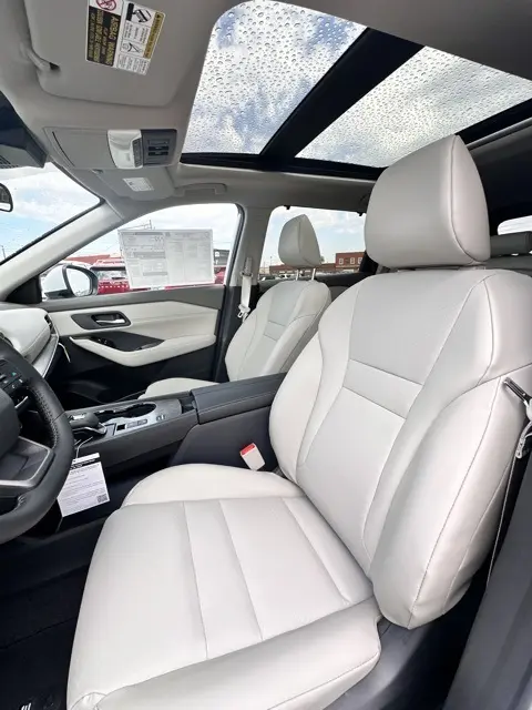 2026 Nissan Rogue SV photo 17
