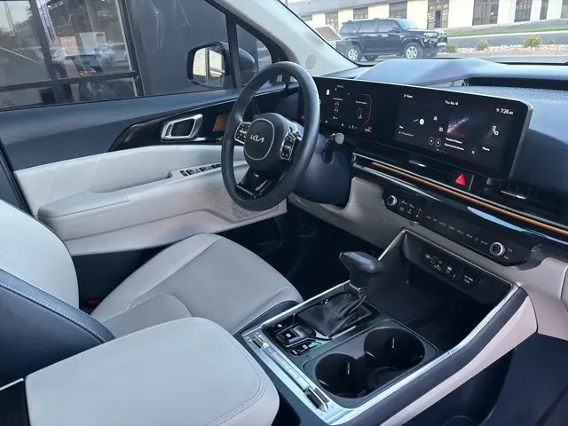 2025 Kia Carnival SX Prestige photo 12
