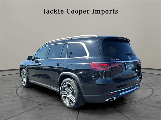 2024 Mercedes Benz GLS 450 4MATIC photo 2