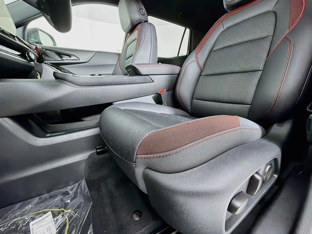 2027 Chevrolet Equinox RS - Photo 19