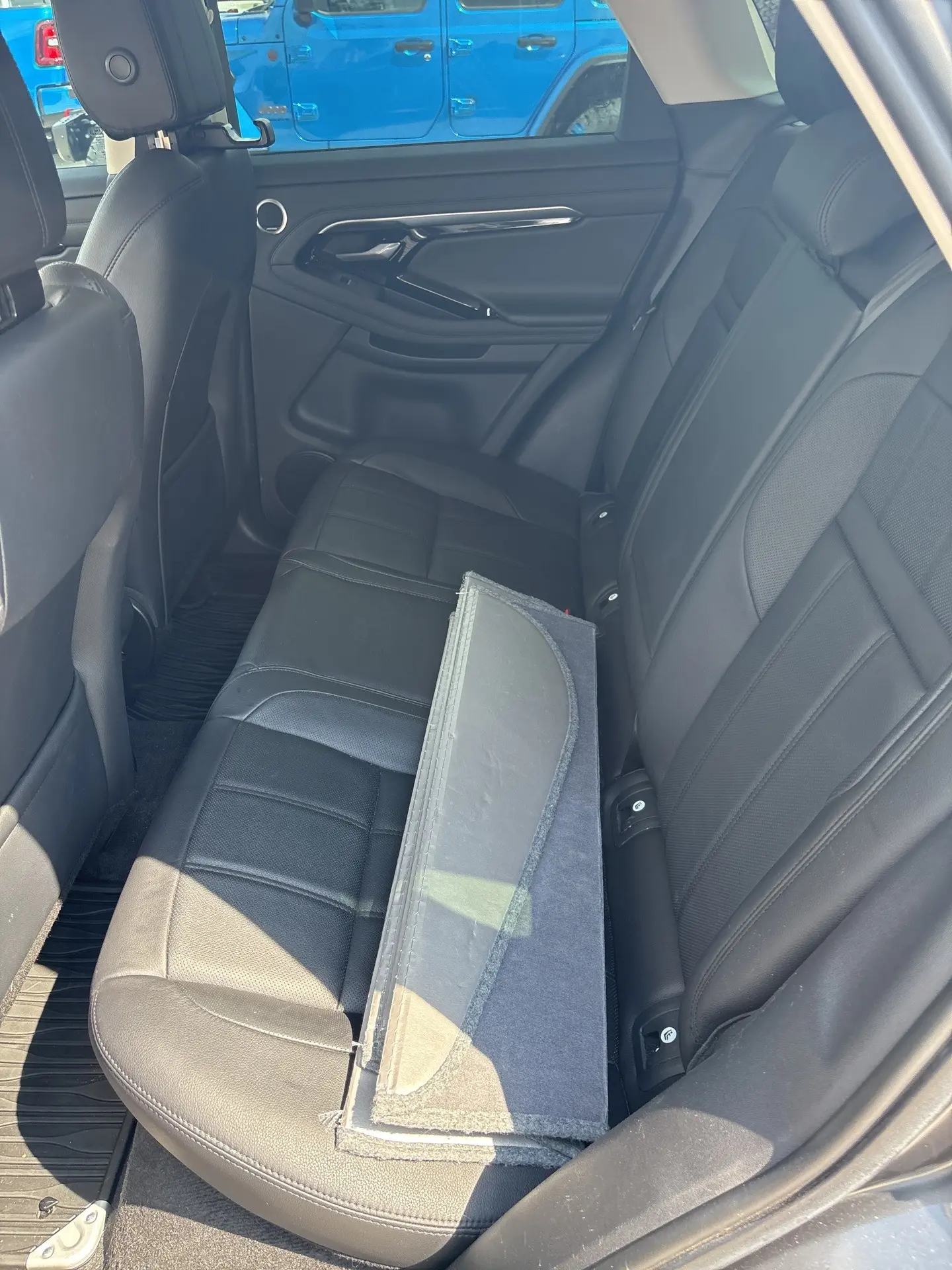 2020 Land Rover Range Rover Evoque SE photo 4