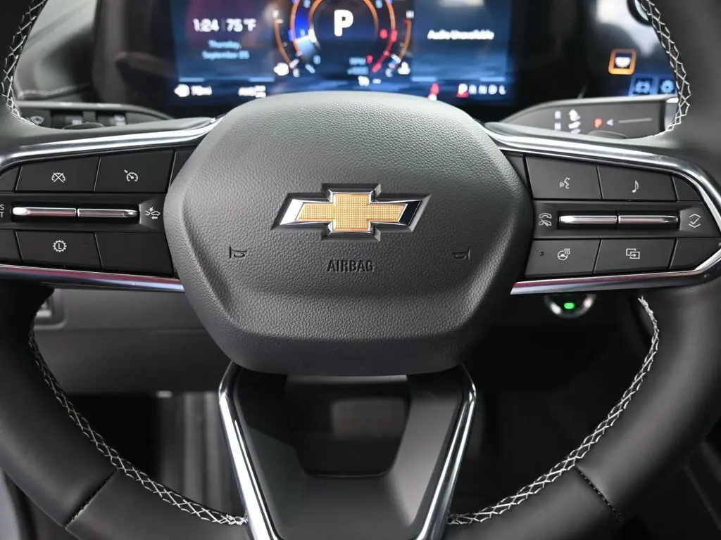 2026 Chevrolet Traverse 2LT photo 24