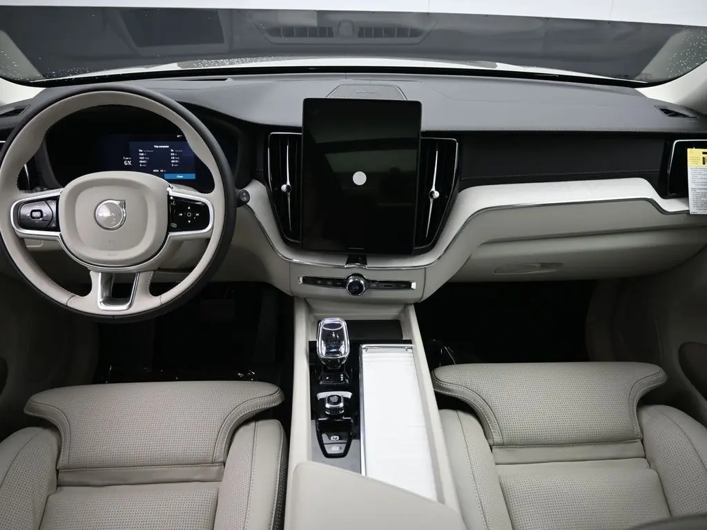 2026 Volvo - image 20