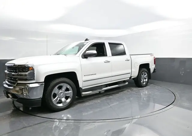 2016 Chevrolet Silverado 1500 LTZ photo 3