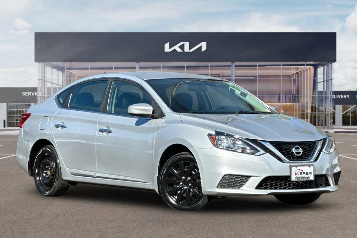 Used 2019 Nissan Sentra S with VIN 3N1AB7AP8KY454513 for sale in Eugene, OR