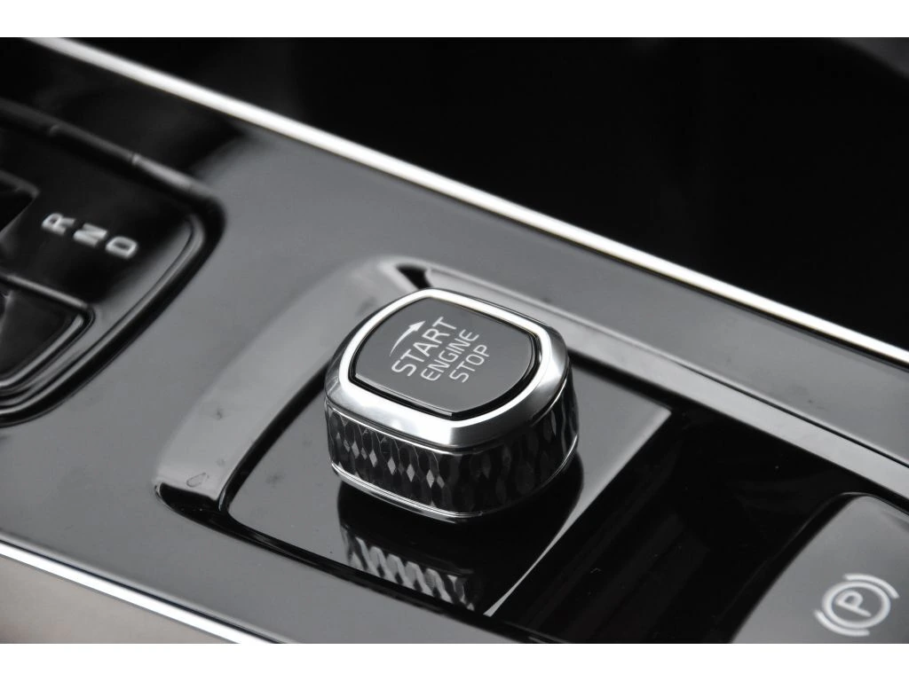 2026 Volvo - image 37