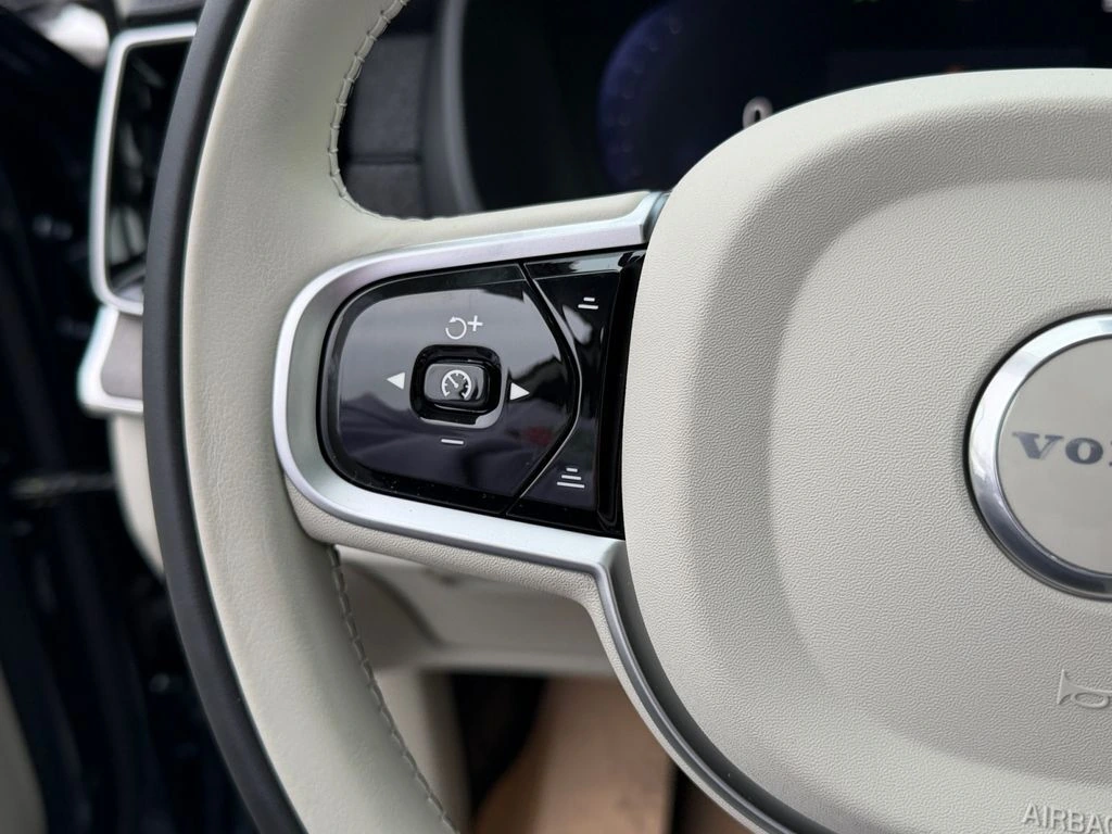 2026 Volvo - image 18