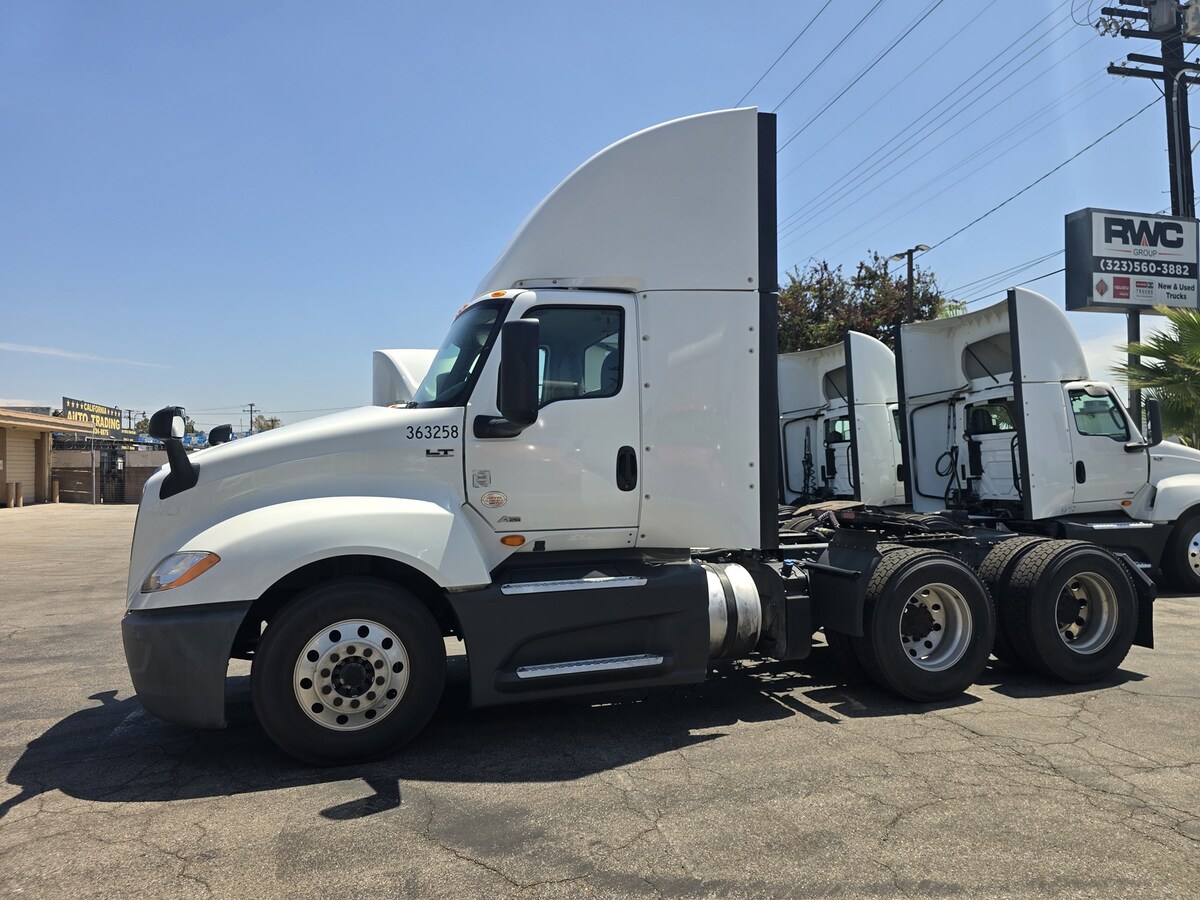 2021 International LT in CA — photo 2