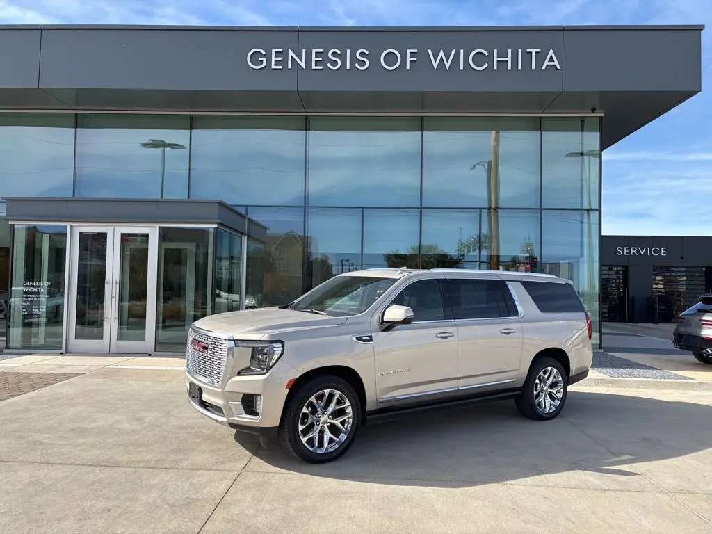 2021 GMC Yukon XL Denali's photo