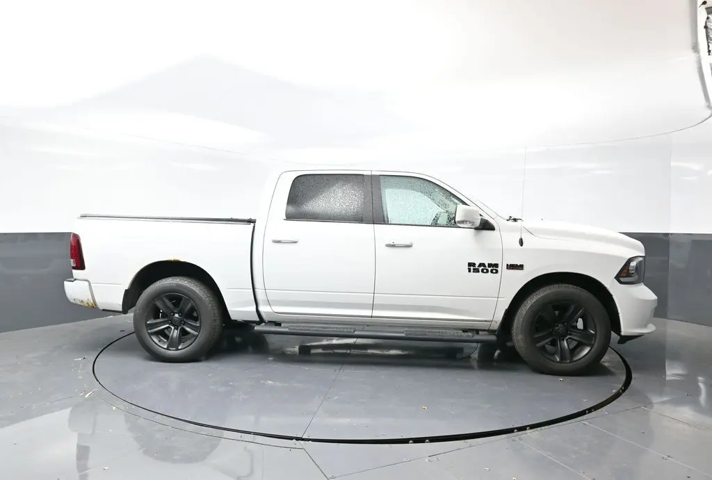 2018 Ram 1500 Sport photo 2