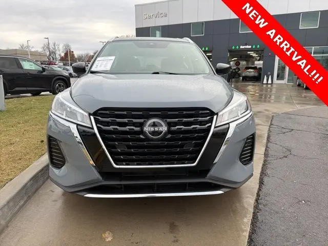 2023 Nissan Kicks SV photo 2