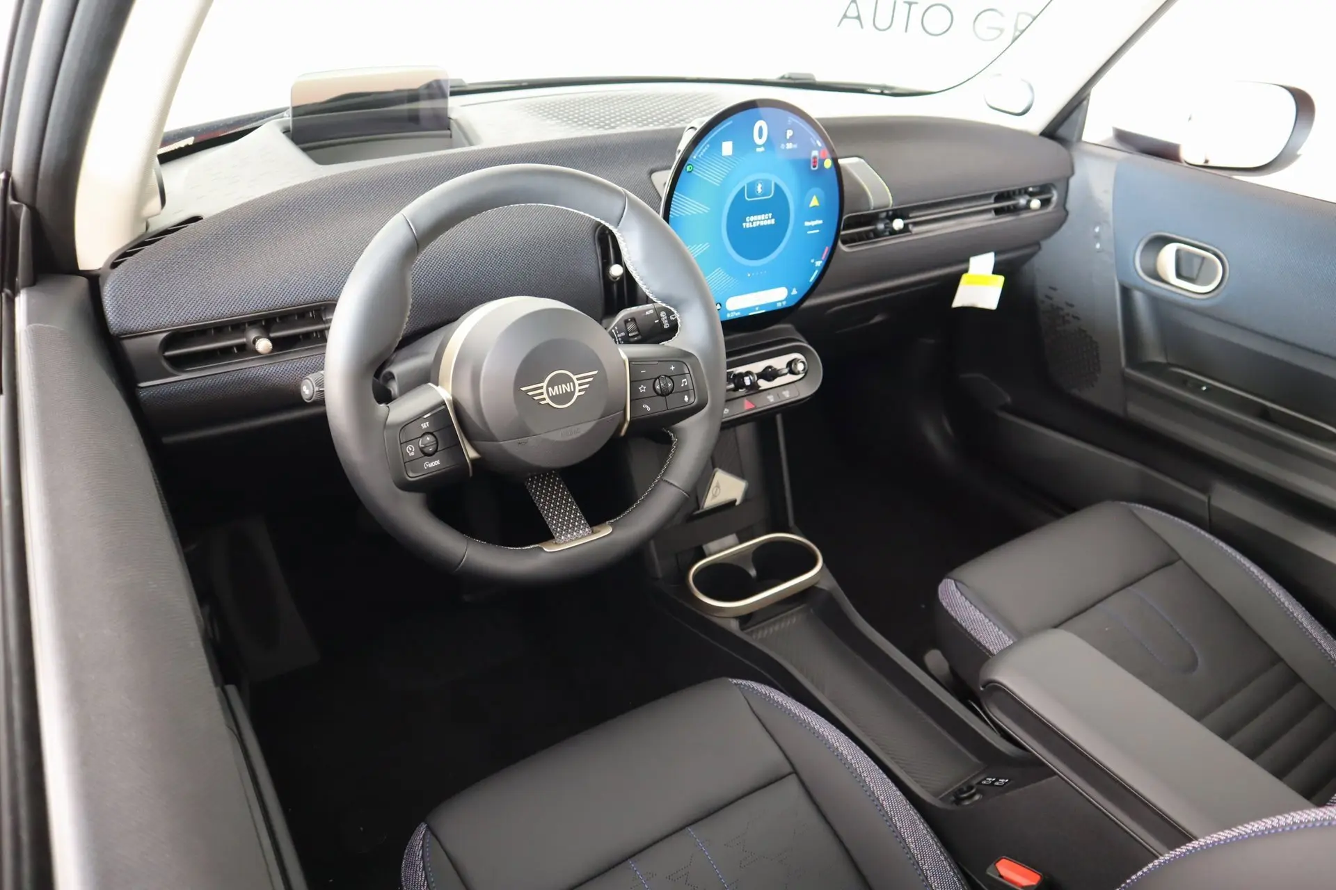 2025 Mini Cooper 2 Door Hardtop S photo 2