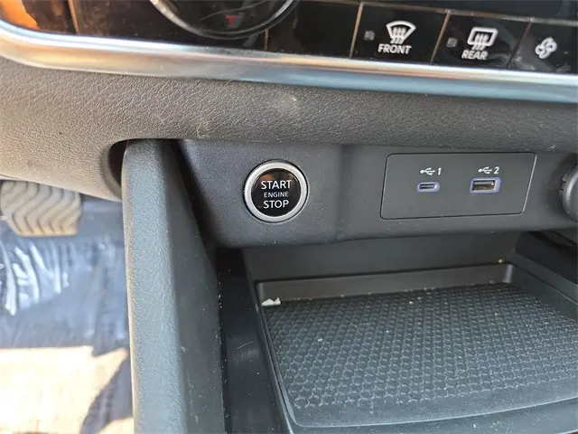 2021 Nissan Rogue SV photo 17