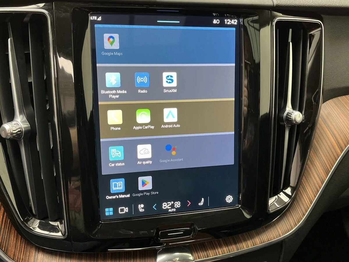 2024 Volvo - image 18