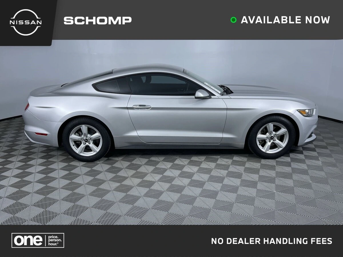2016 Ford Mustang V6 Coupe's photo