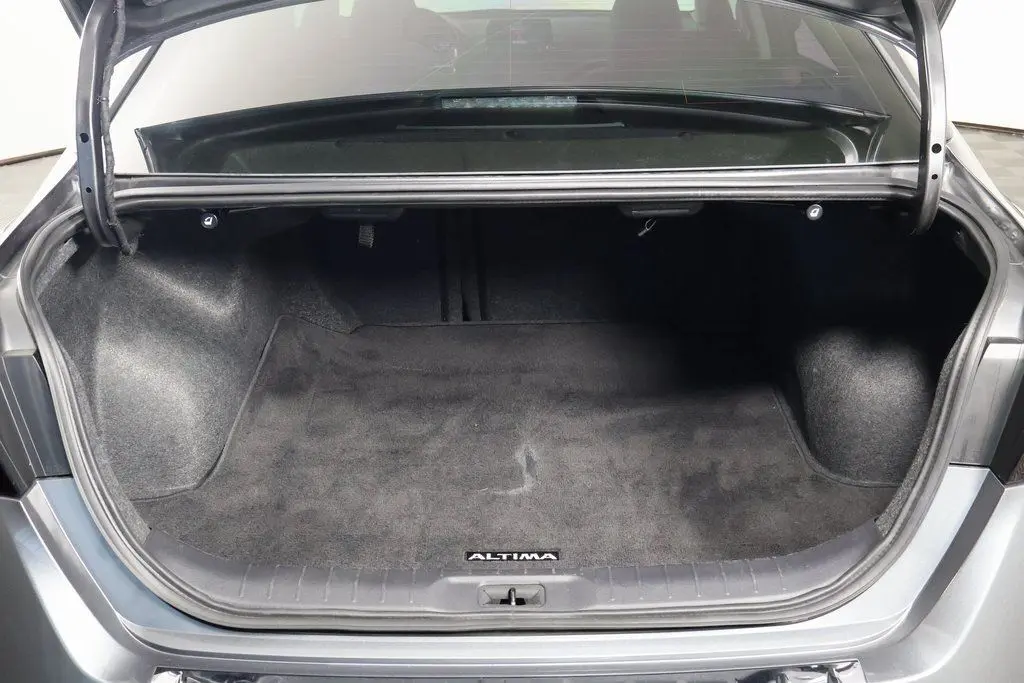 2022 Nissan Altima 2.5 SV photo 14